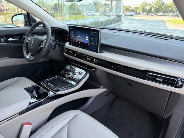 Certified 2022 Lincoln Nautilus FWD w/ Premium Package image 22