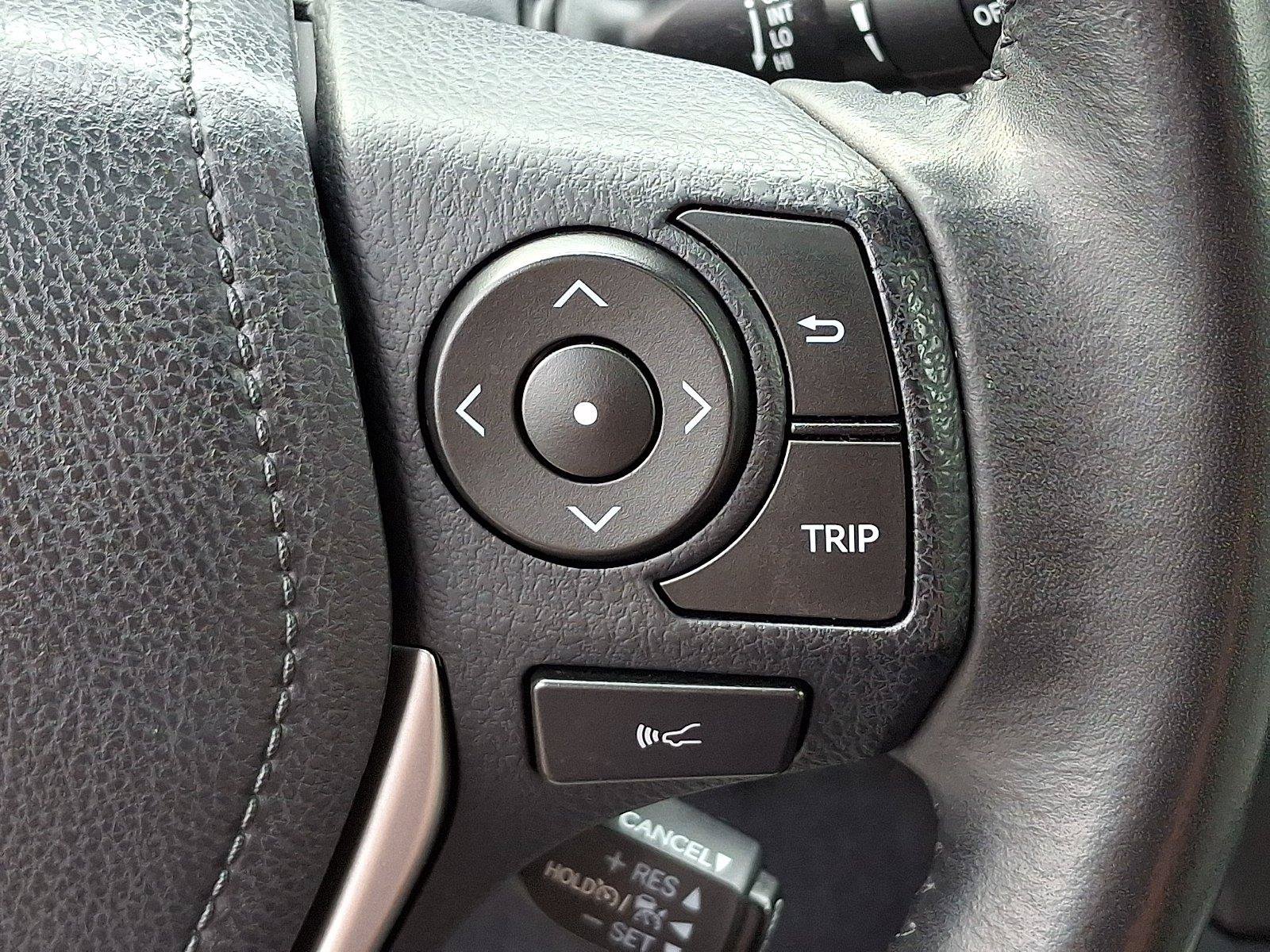 Used 2018 Toyota RAV4 Limited AWD/4WD image 23