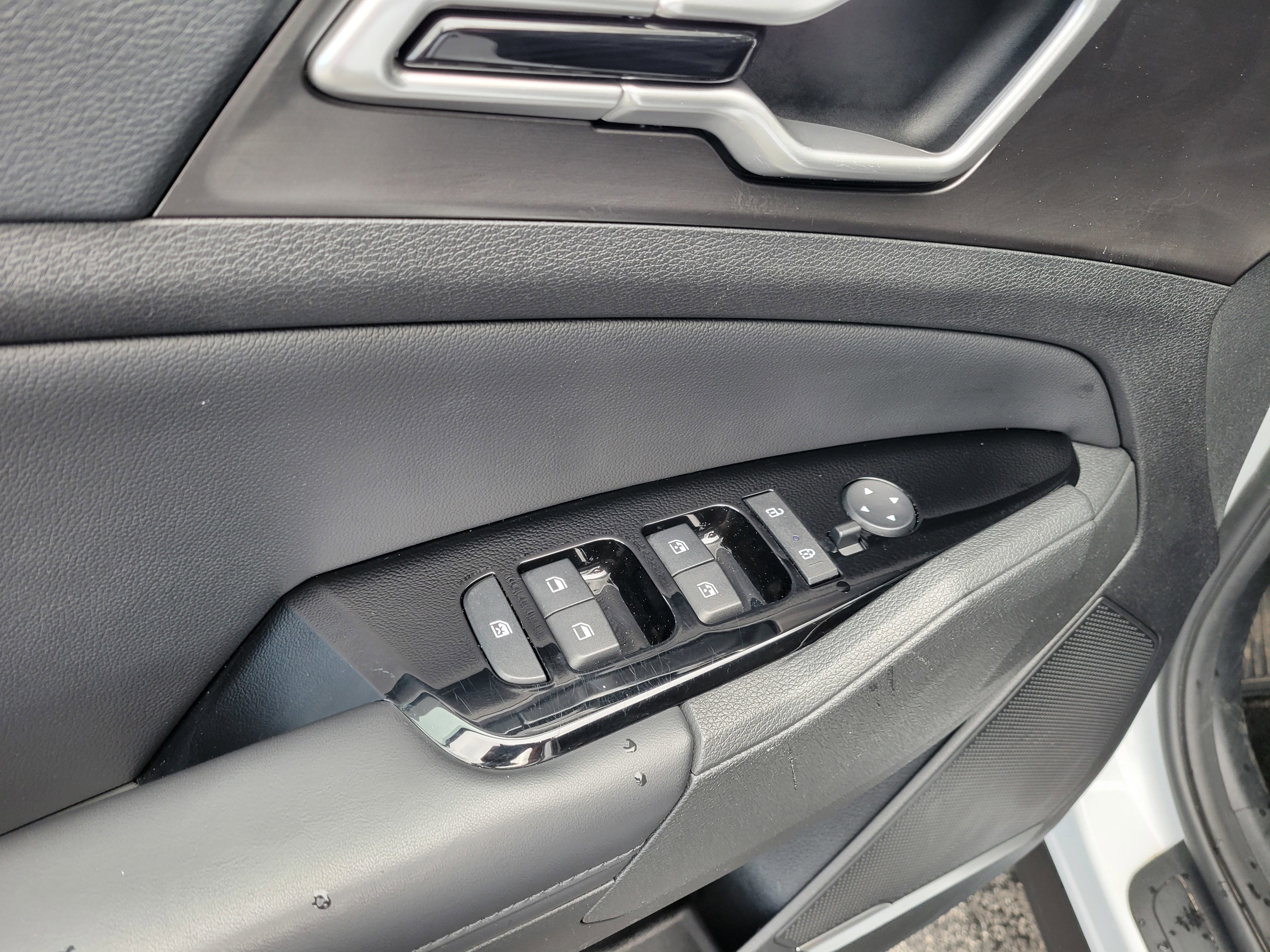 Used 2023 Kia Sportage EX image 24