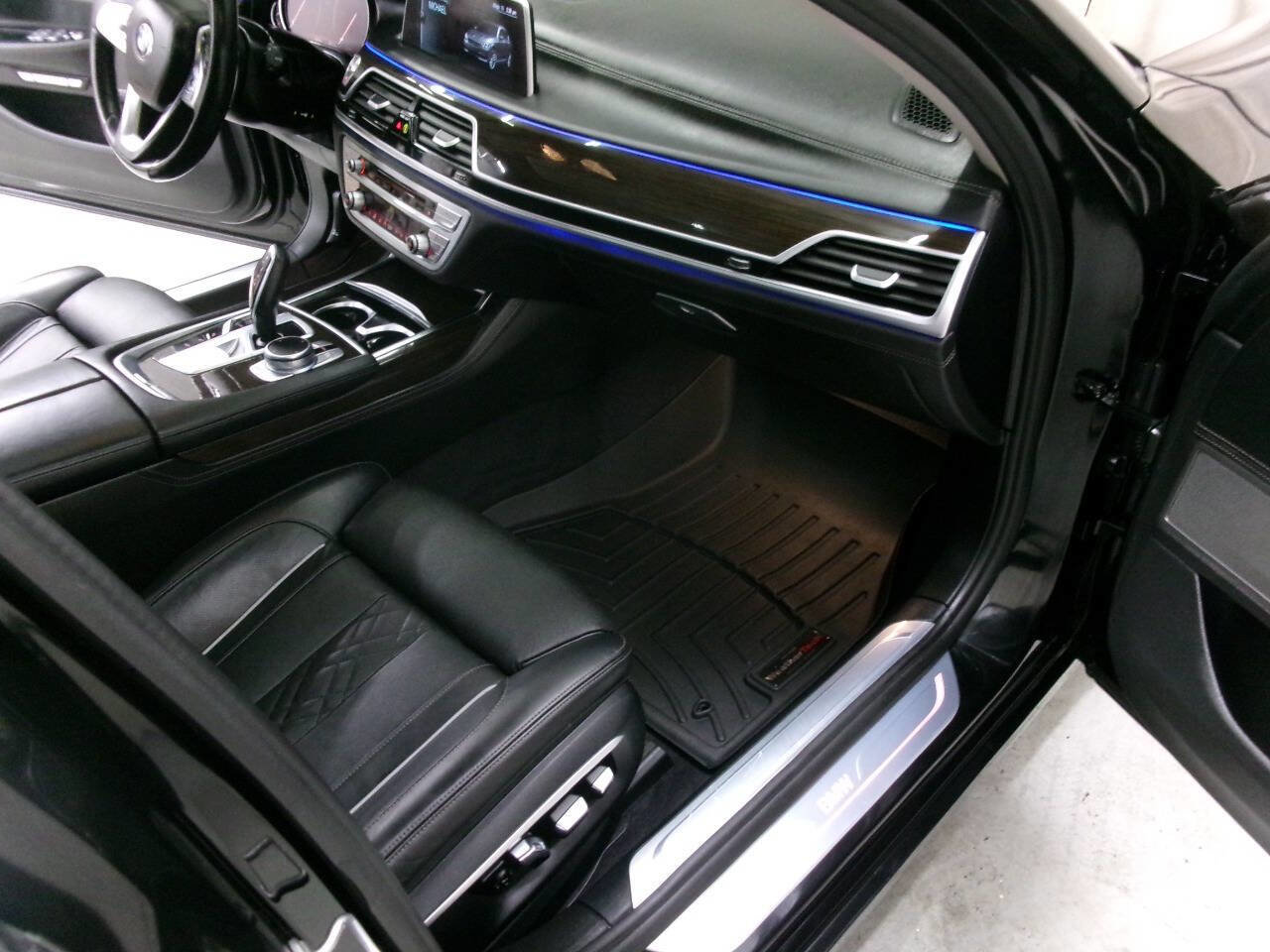 Used 2016 BMW 750i xDrive image 27