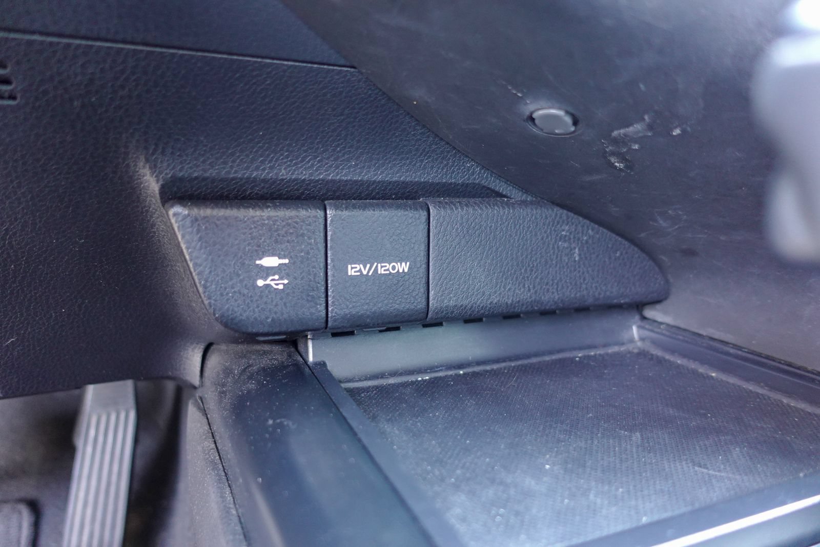 Used 2018 Toyota Camry XSE FWD image 25