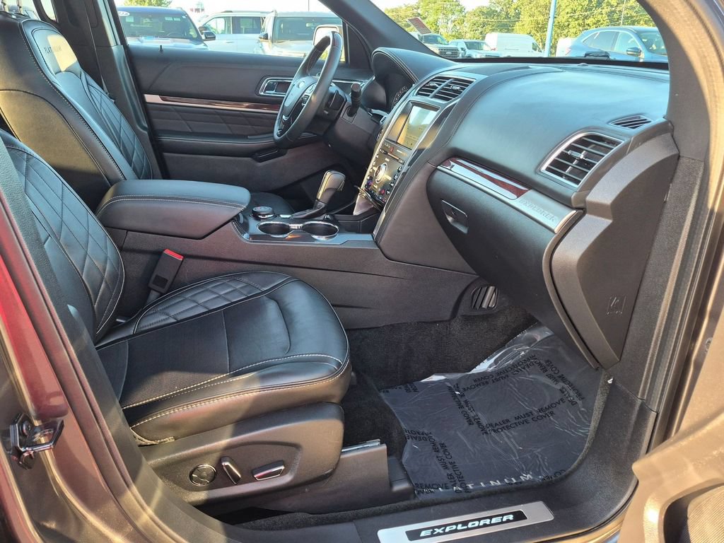Used 2017 Ford Explorer Platinum AWD/4WD image 28