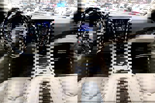 Used 2019 Cadillac Escalade ESV Luxury image 14