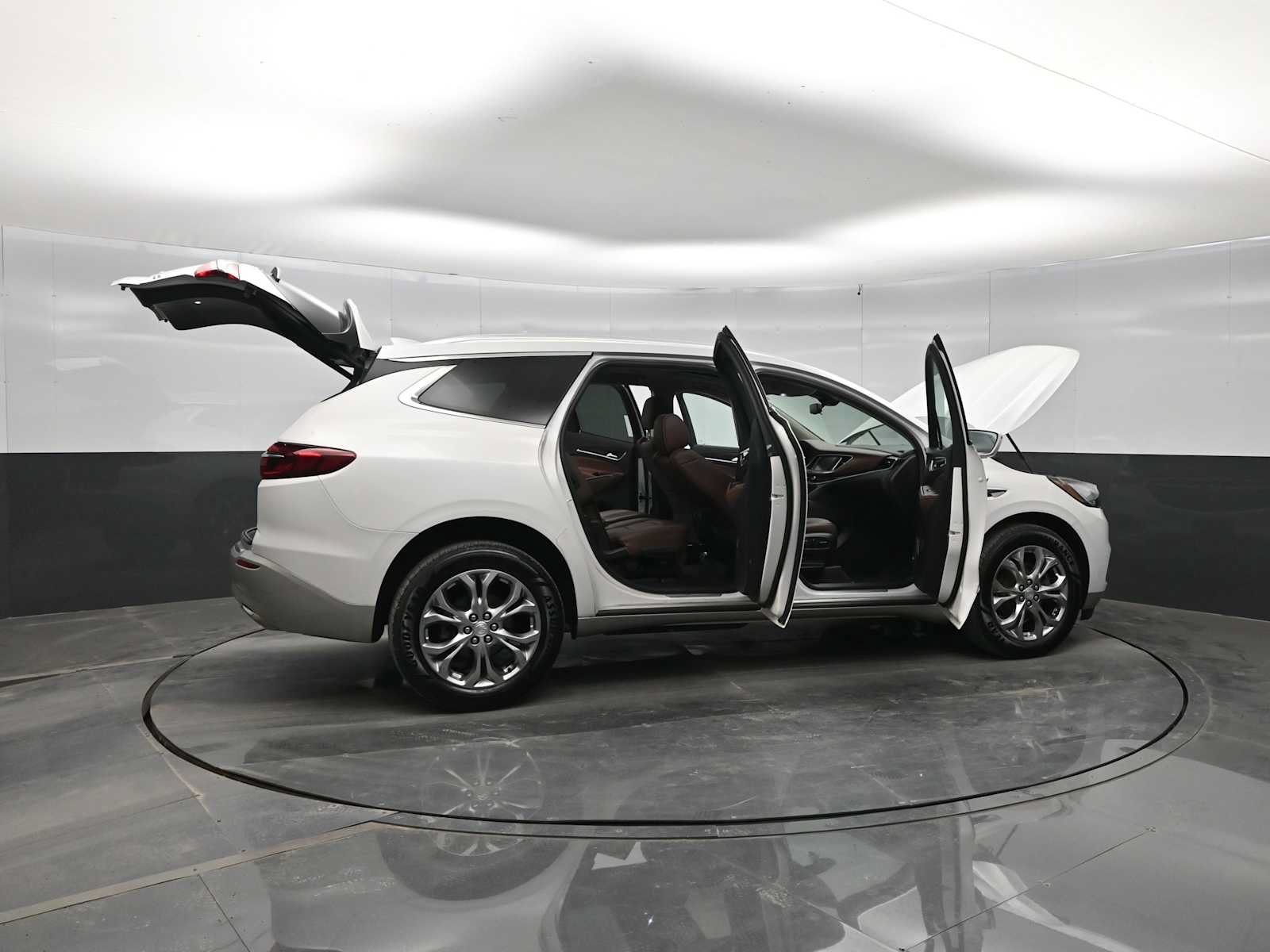 Used 2019 Buick Enclave Avenir w/ Avenir Technology Package AWD/4WD image 42