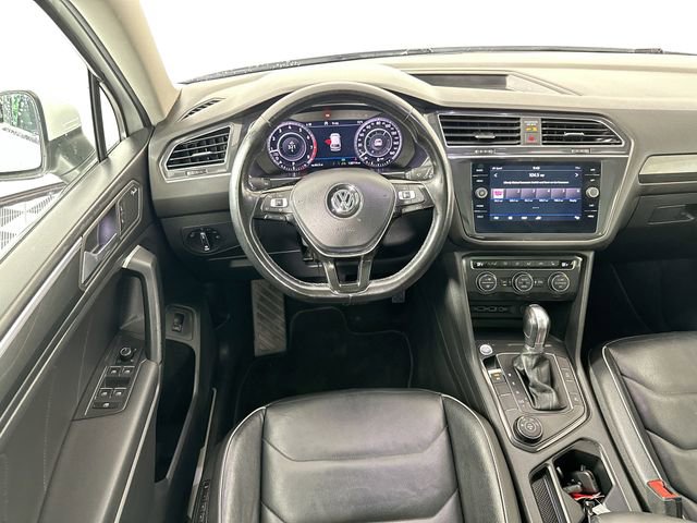 Used 2019 Volkswagen Tiguan SEL Premium w/ 3rd Row Seat Package AWD/4WD image 3