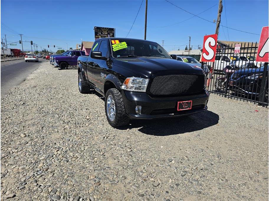 Used 2013 RAM 1500 Express RWD image 1