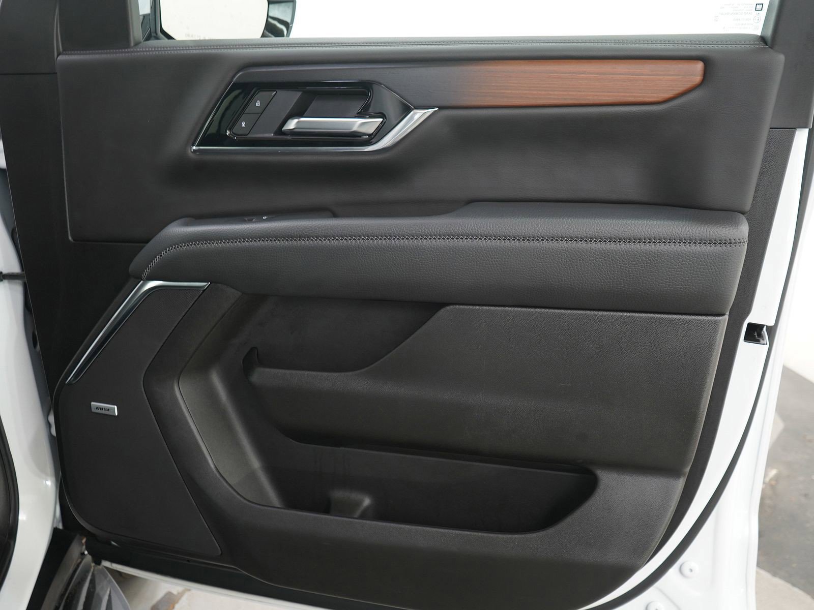 Used 2025 GMC Yukon Denali AWD/4WD image 11