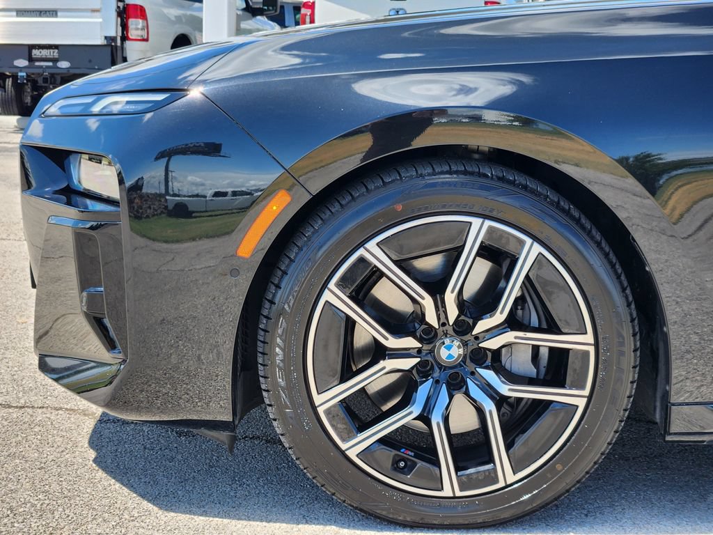 Used 2024 BMW 740i RWD image 9