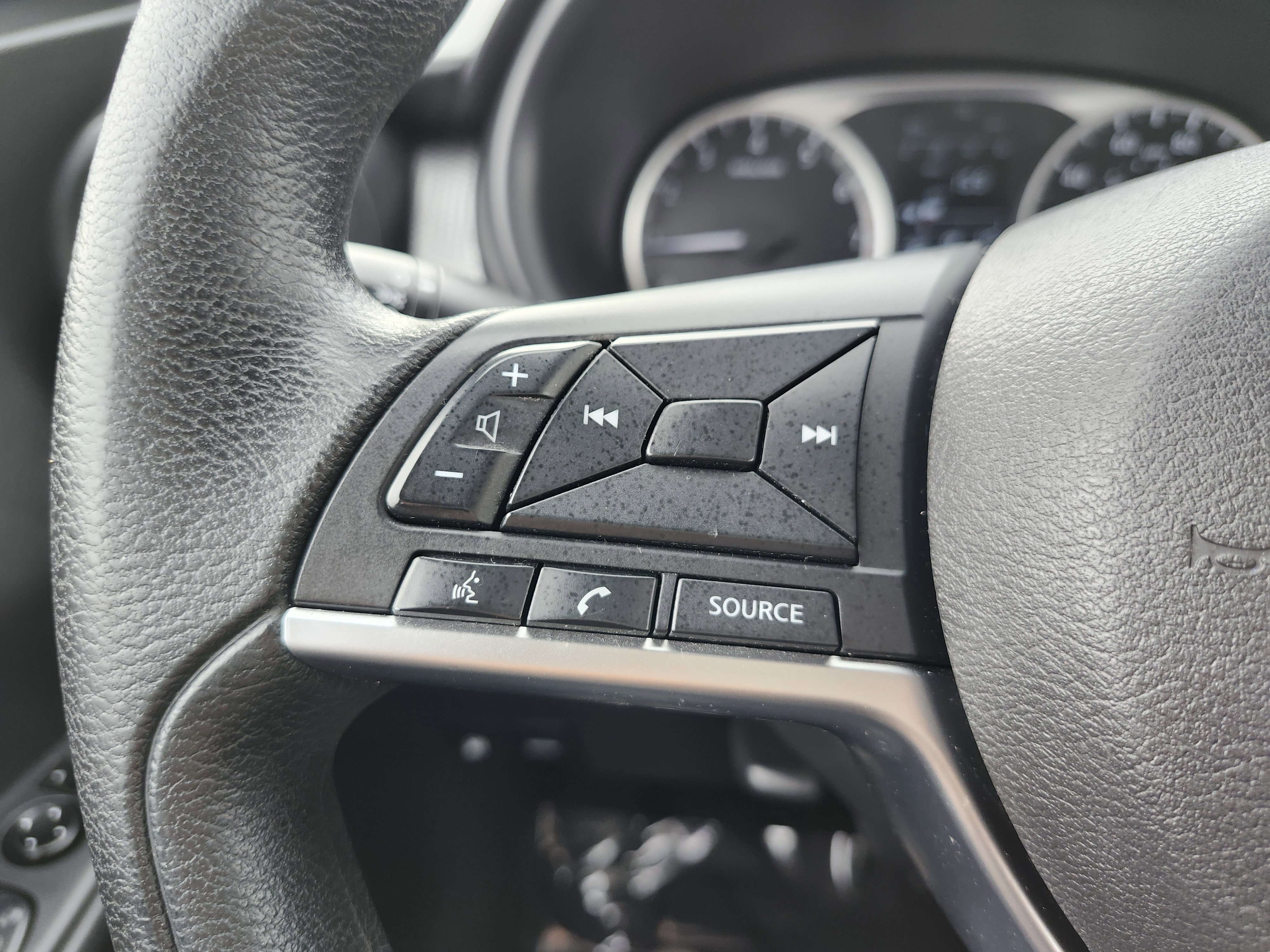 Used 2020 Nissan Kicks S FWD image 31