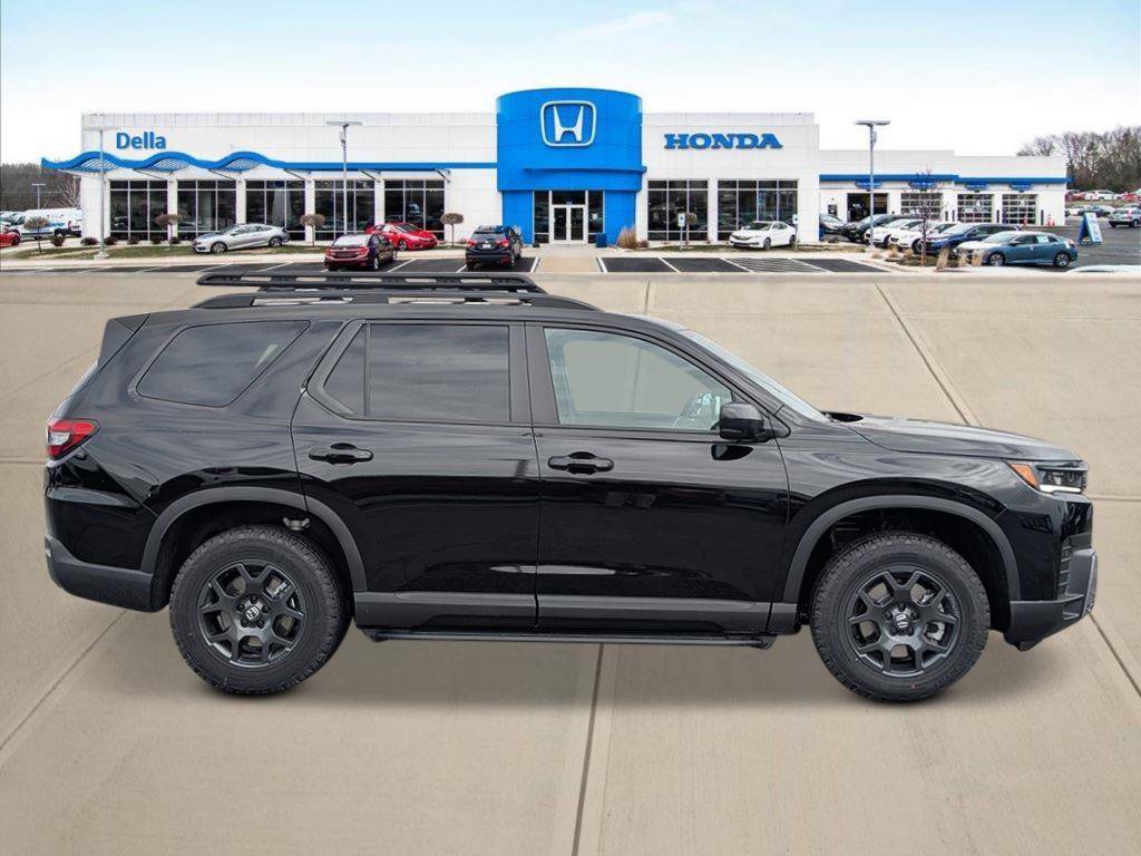 New 2026 Honda Pilot TrailSport image 2