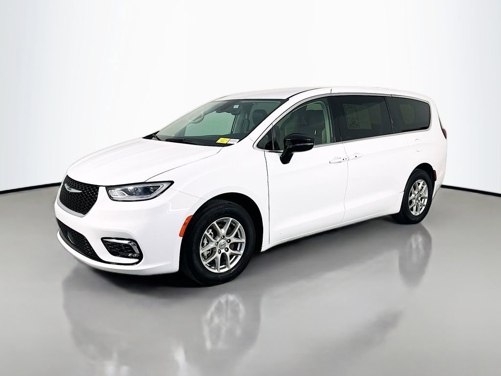 Used 2024 Chrysler Pacifica Touring-L FWD video 3