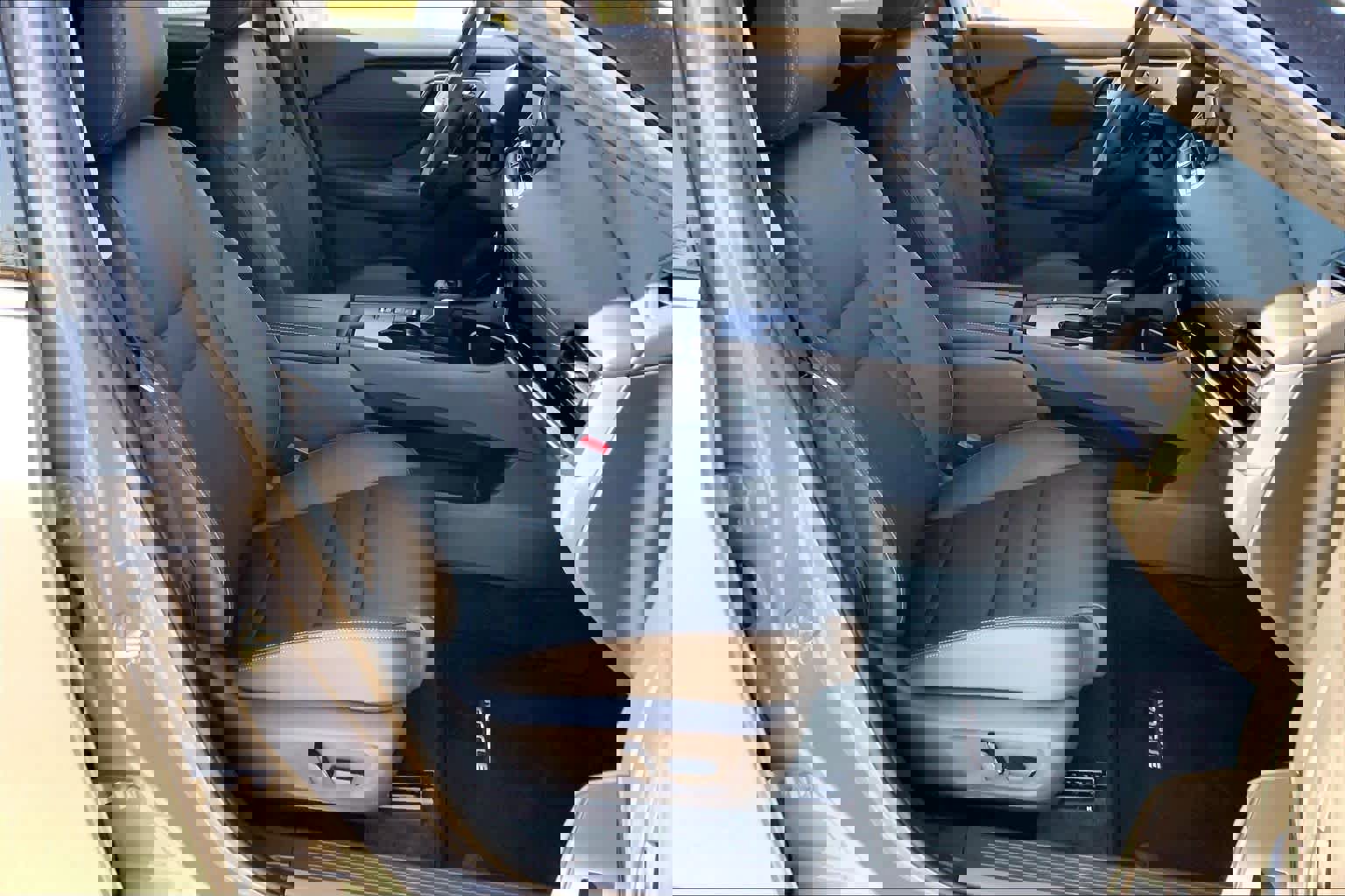 Used 2025 Nissan Rogue SL image 9