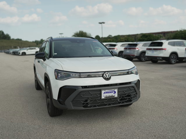 New 2025 Volkswagen Taos SE AWD/4WD image 2