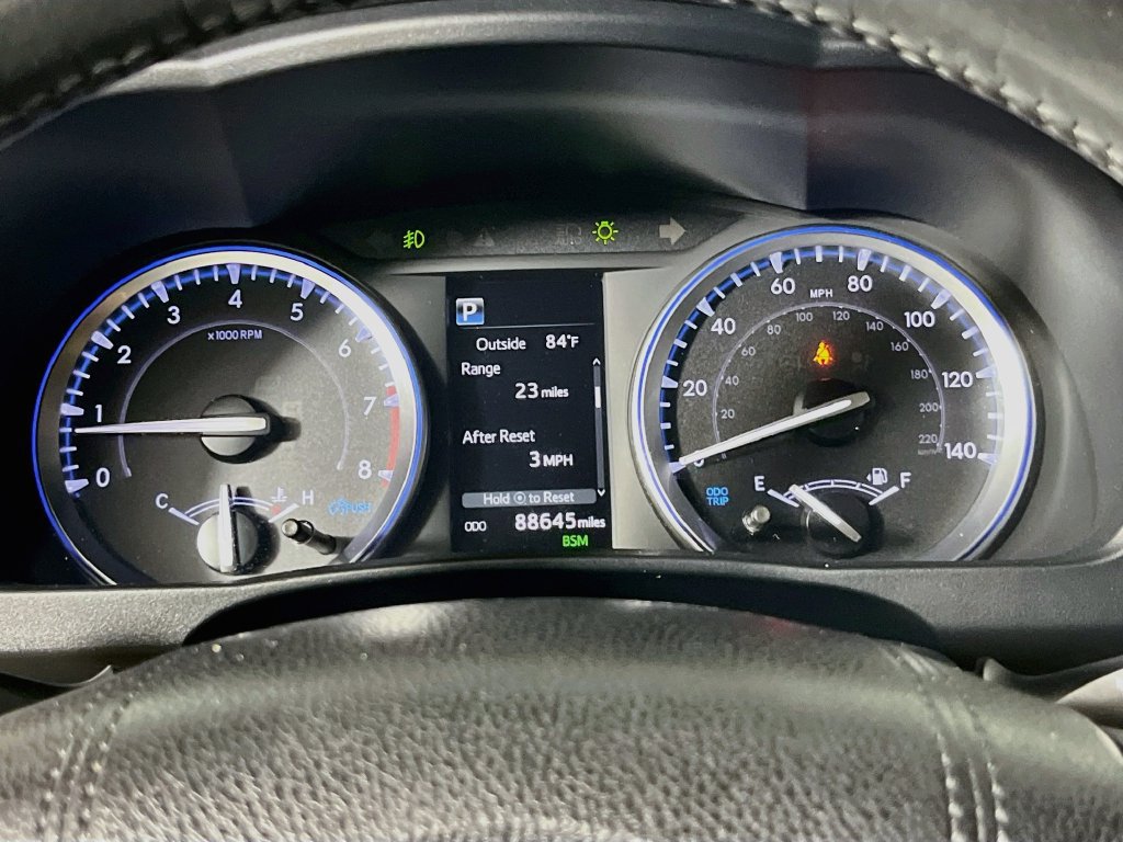 Used 2019 Toyota Highlander XLE FWD image 19