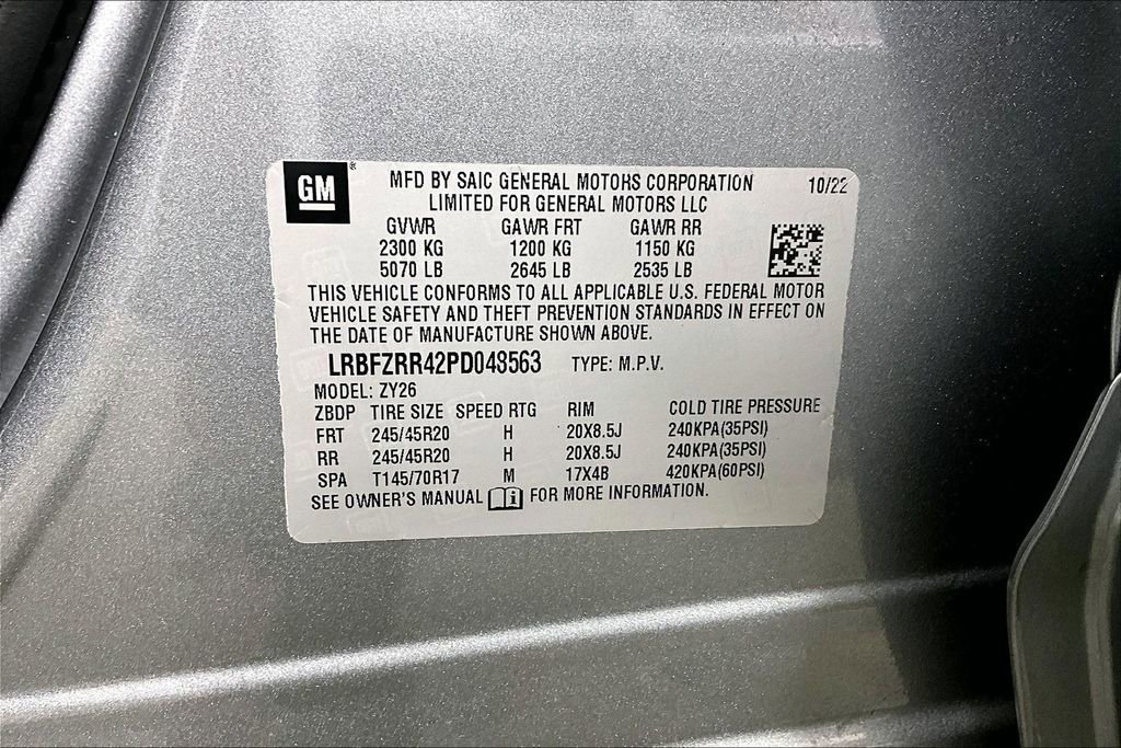 Used 2023 Buick Envision Avenir image 32