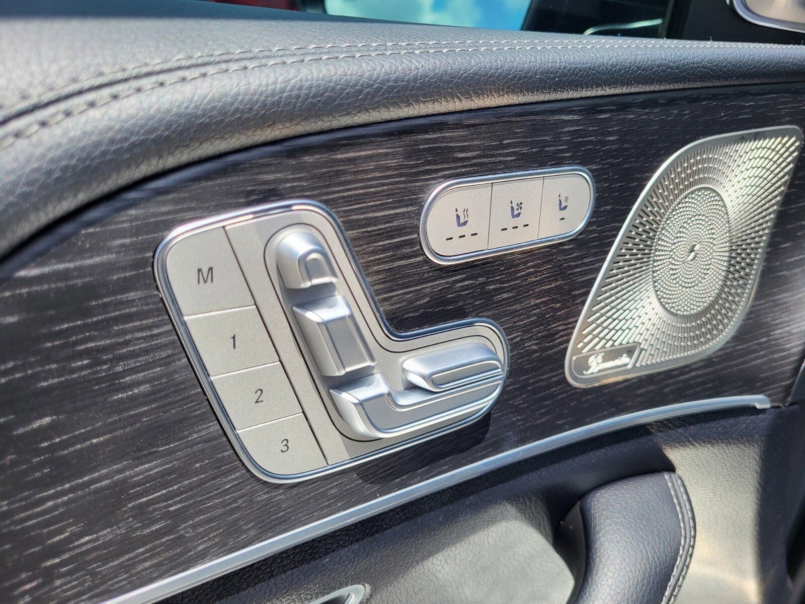 Used 2024 Mercedes-Benz GLS 580 4MATIC image 17