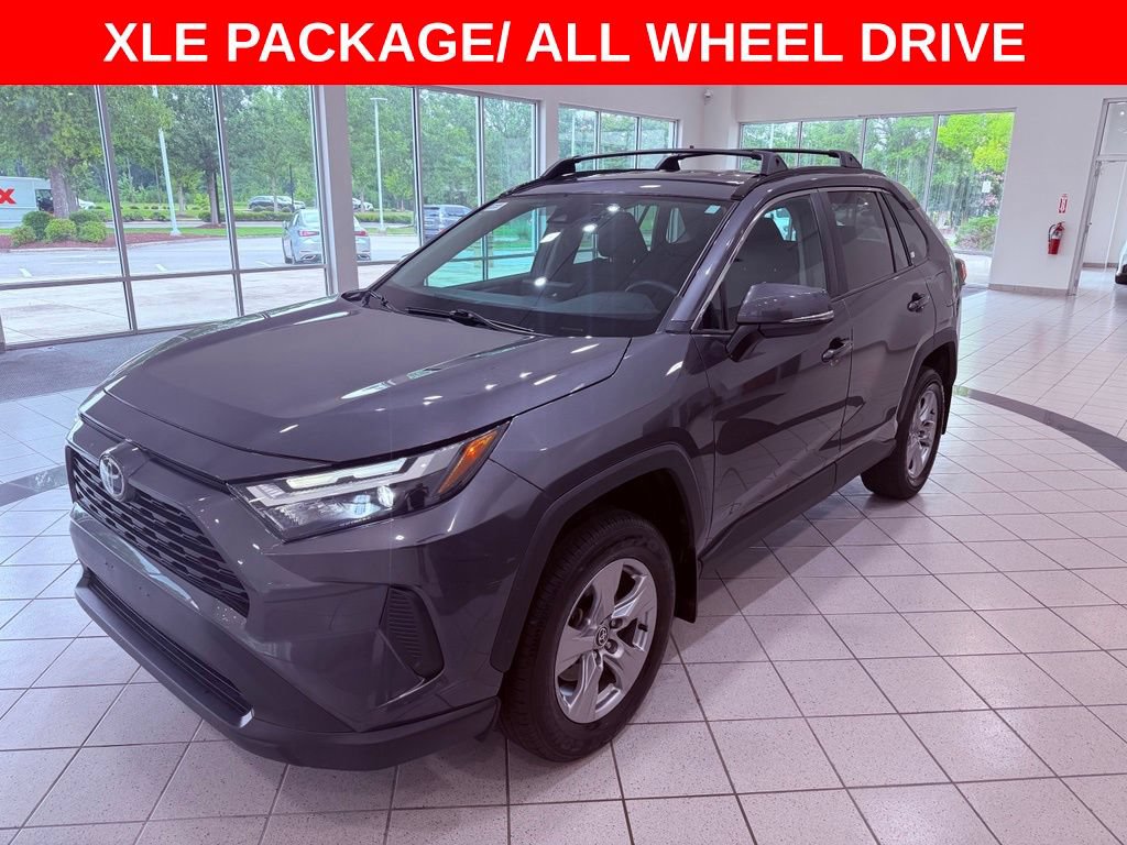 Used 2022 Toyota RAV4 XLE AWD/4WD image 3