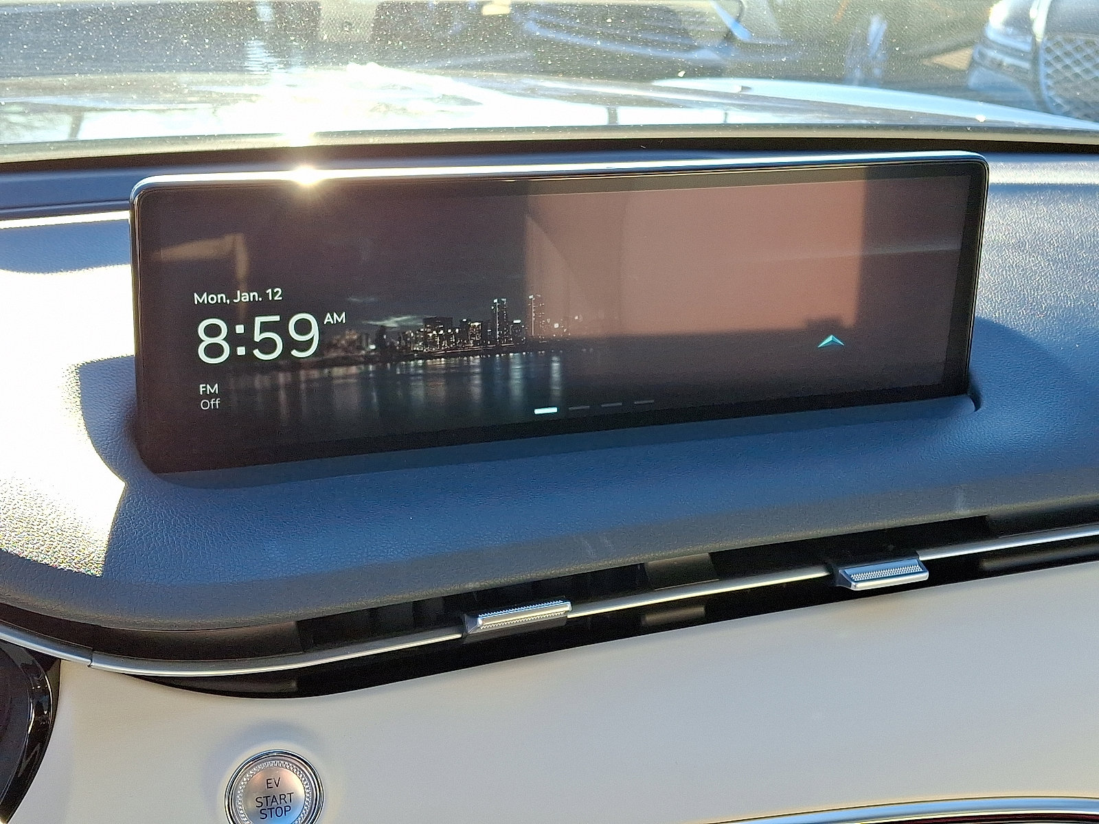 Certified 2025 Genesis Electrified GV70 image 24