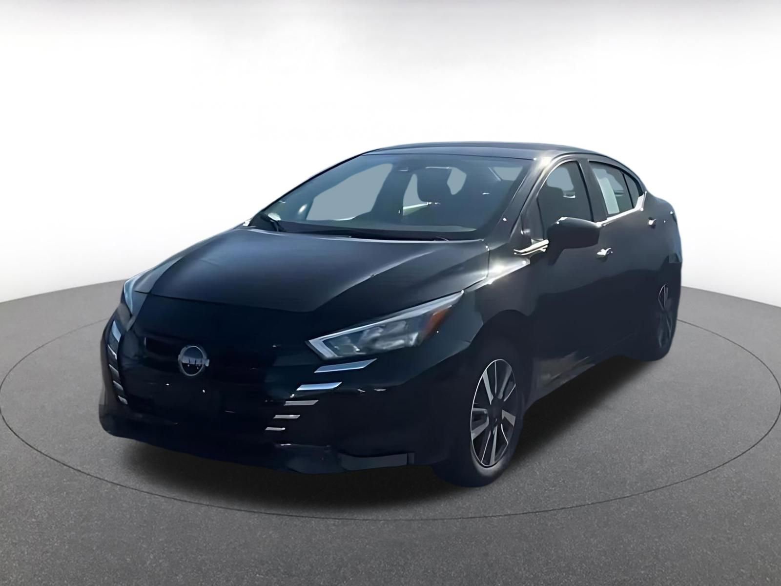 Used 2025 Nissan Versa SV FWD image 3