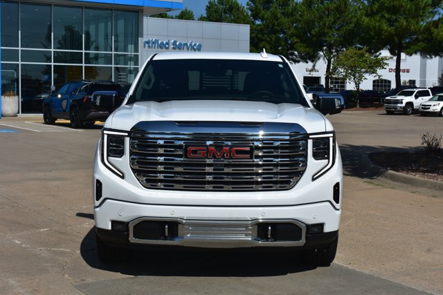 Used 2023 GMC Sierra 1500 Denali AWD/4WD image 2