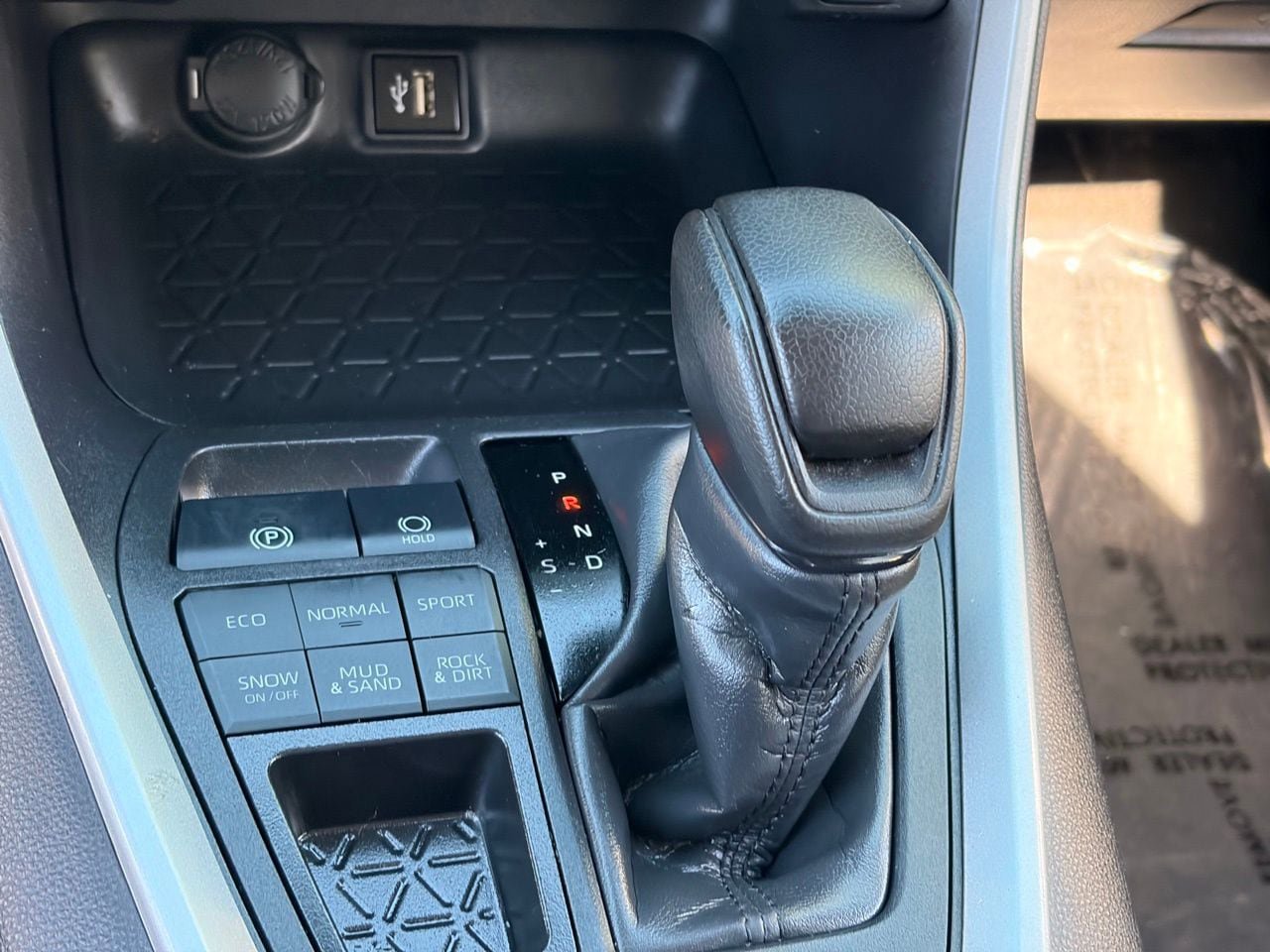 Used 2024 Toyota RAV4 XLE AWD/4WD image 25