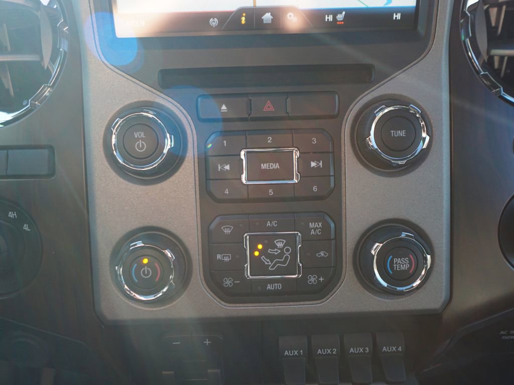 Used 2014 Ford F250 Lariat w/ Lariat Ultimate Package image 29