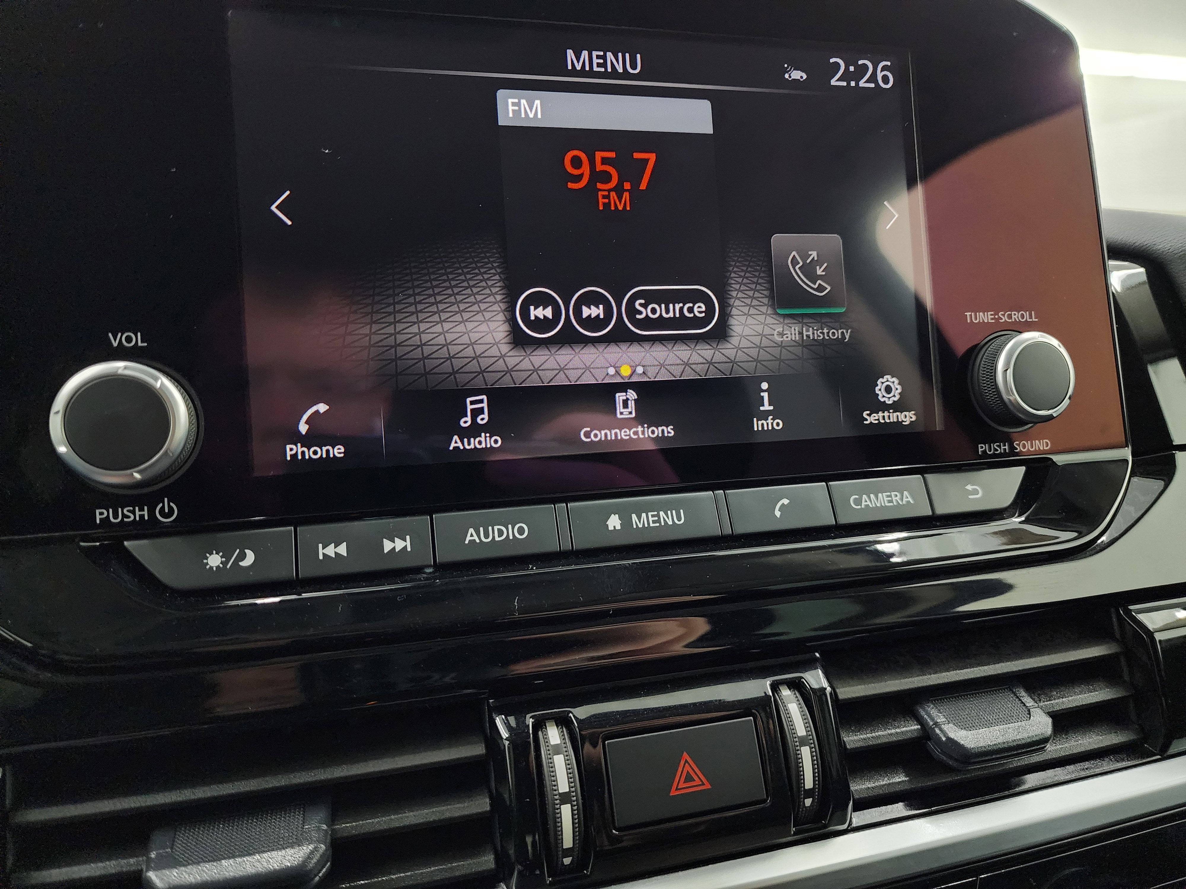 Used 2025 Nissan Pathfinder SV image 41