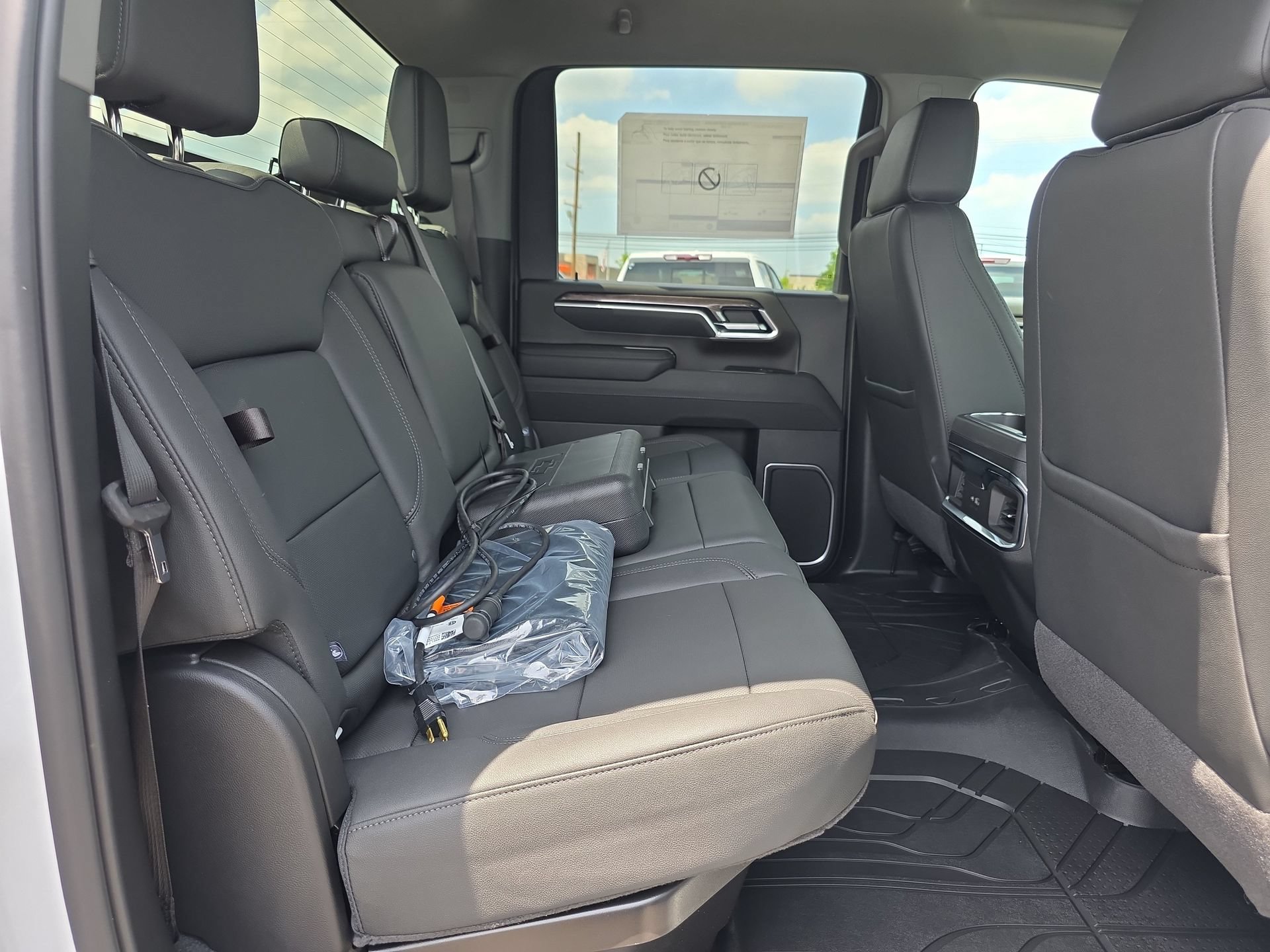 New 2026 Chevrolet Silverado 3500 LTZ w/ LTZ Convenience Package AWD/4WD image 15