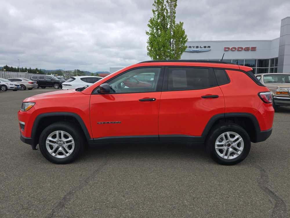 Used 2018 Jeep Compass Sport AWD/4WD image 2
