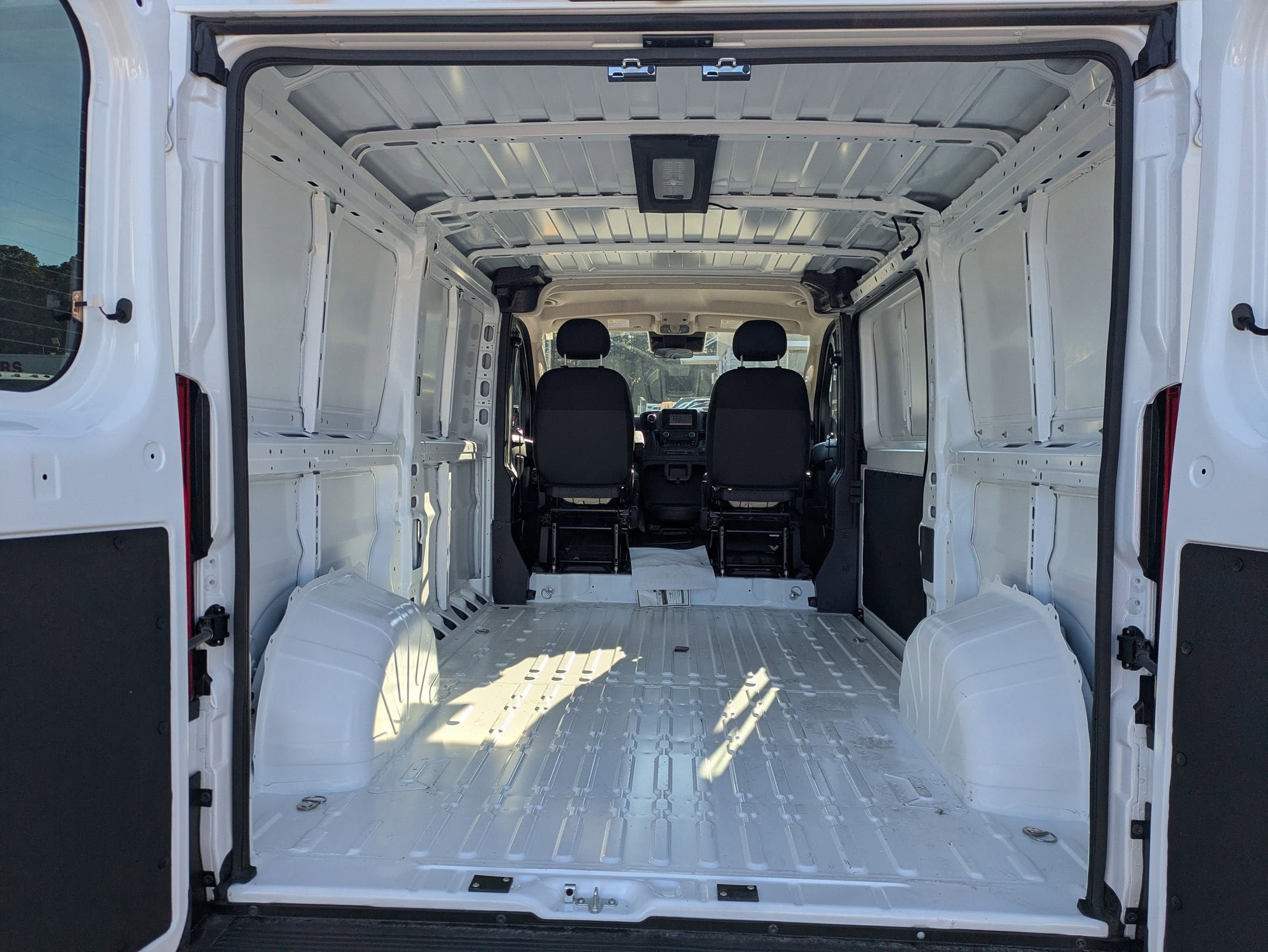 New 2026 RAM ProMaster 1500 w/ Convenience Group FWD image 20