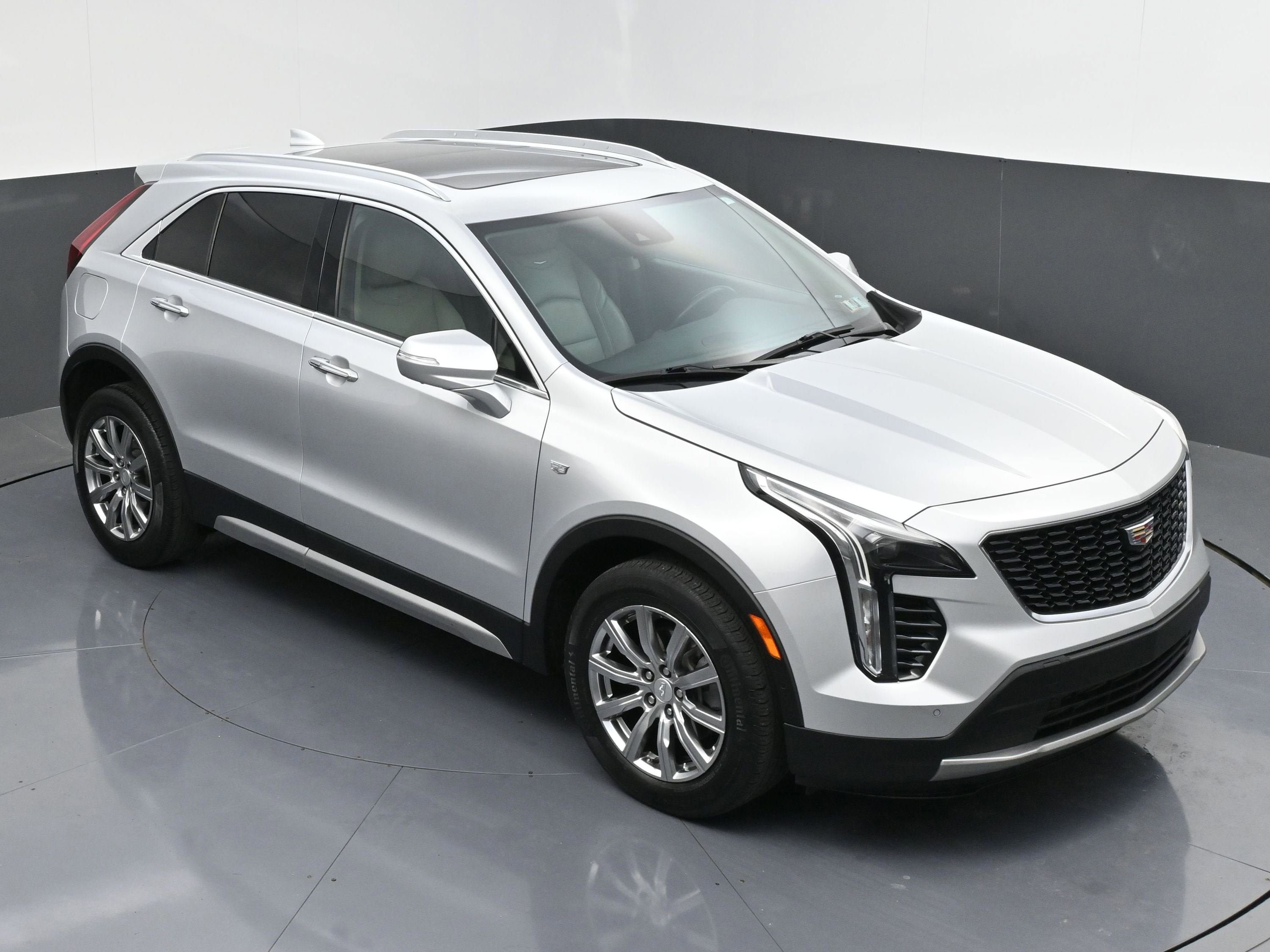 Used 2022 Cadillac XT4 Premium Luxury w/ Enhanced Visibility Package AWD/4WD image 43