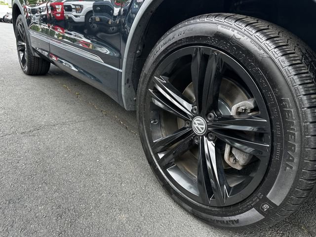 Used 2019 Volkswagen Tiguan SEL R-Line AWD/4WD image 11