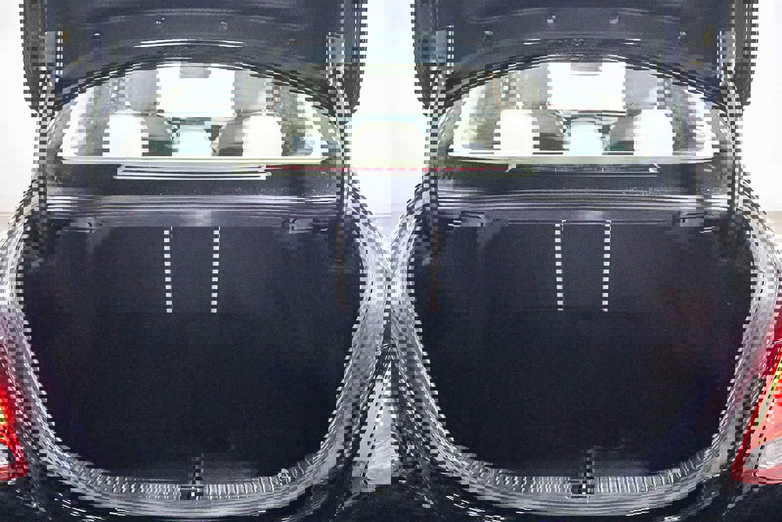 Used 2016 Mercedes-Benz C 300 Sedan image 25