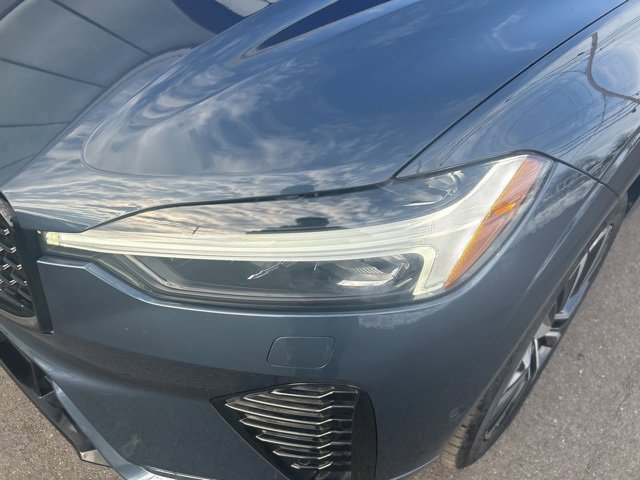 Certified 2025 Volvo XC60 B5 Plus image 8