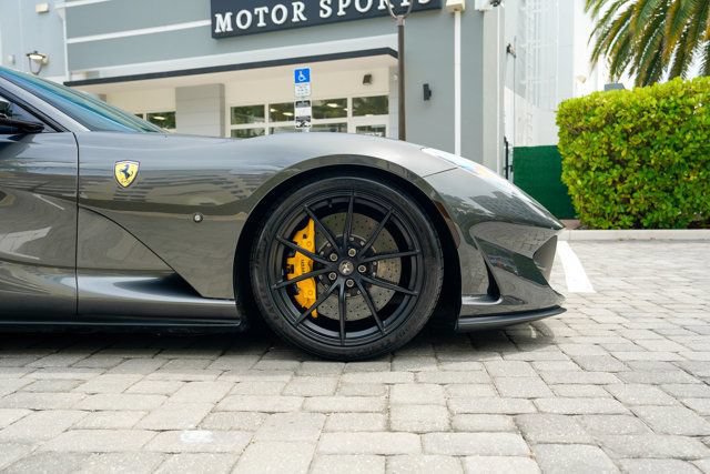 Used 2020 Ferrari 812 Superfast RWD image 37
