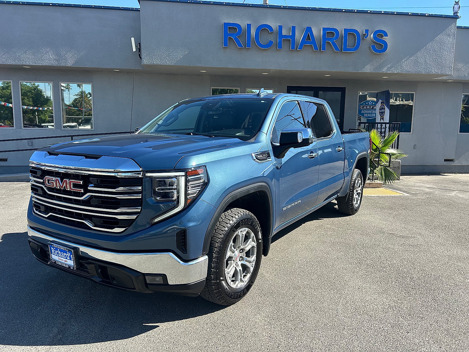 Used 2024 GMC Sierra 1500 SLT AWD/4WD image 7