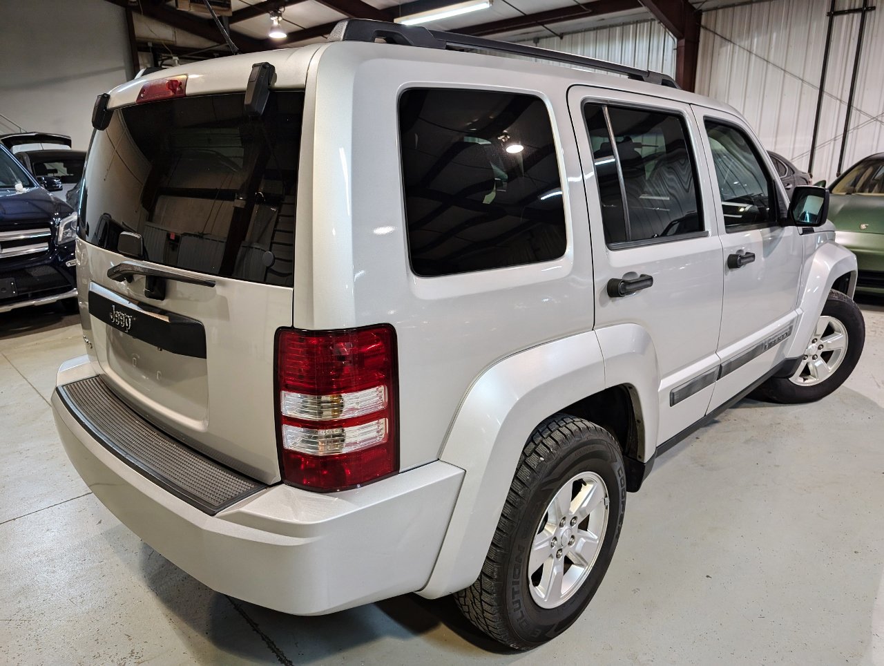 Used 2010 Jeep Liberty Sport w/ Popular Equipment Group AWD/4WD image 7