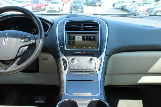Used 2017 Lincoln MKX Reserve w/ Lincoln MKX Climate Package AWD/4WD image 18