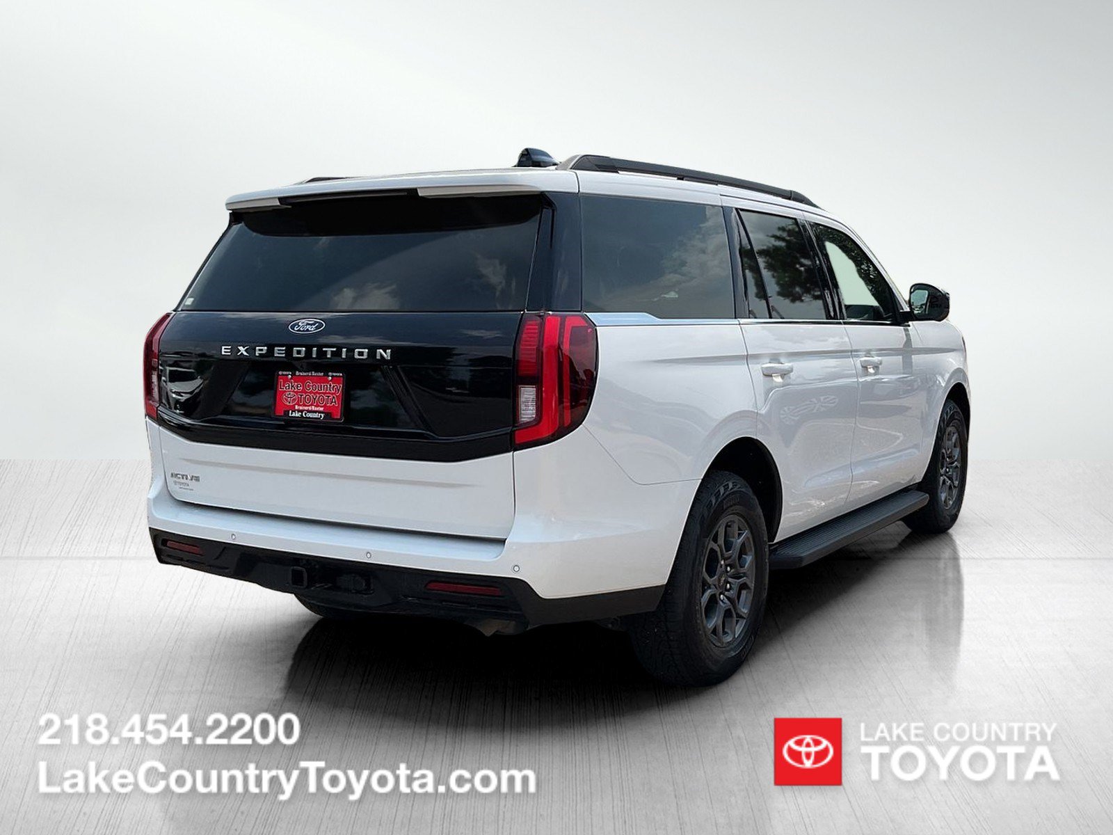 Used 2025 Ford Expedition Active AWD/4WD image 5