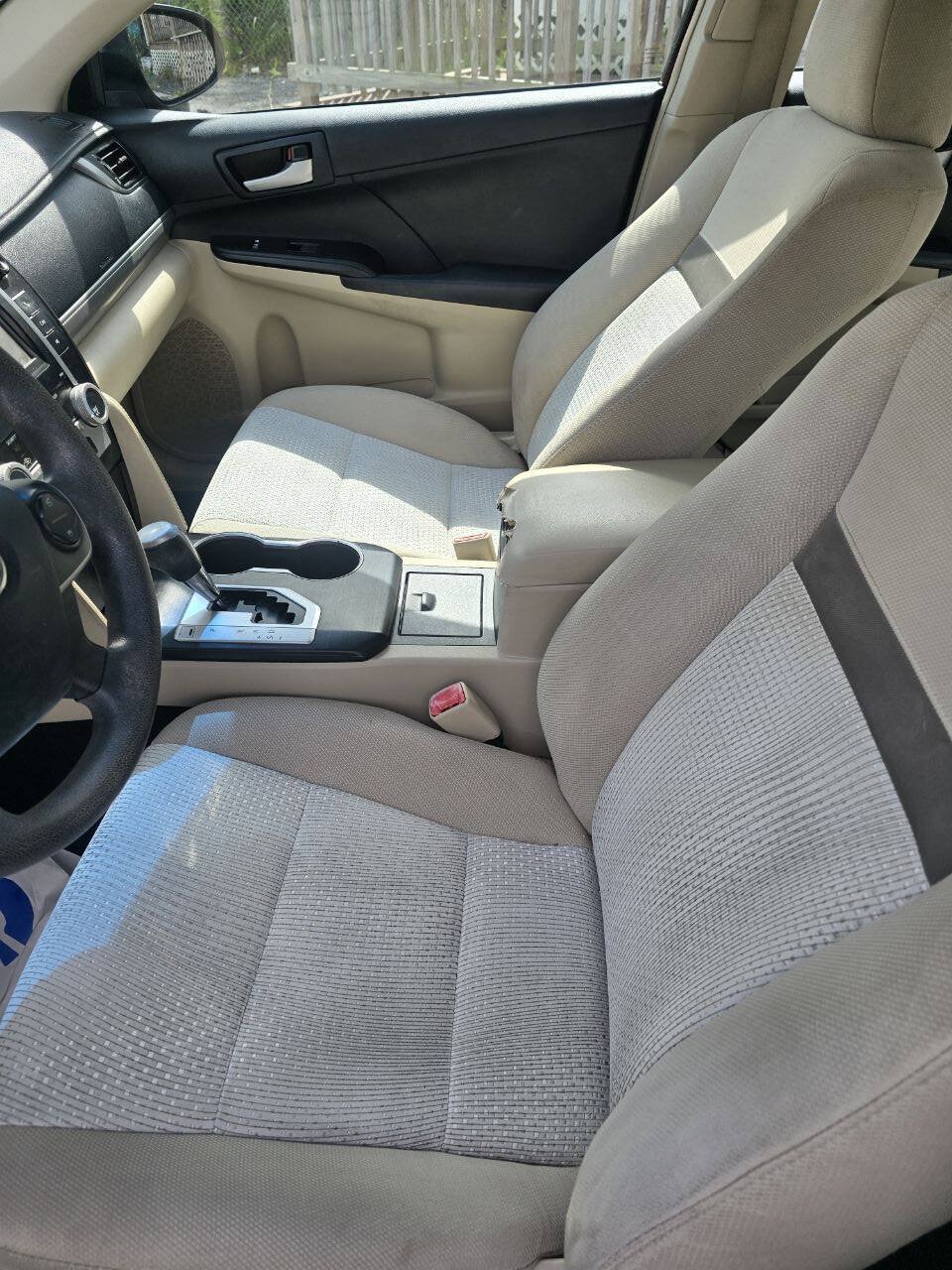 Used 2012 Toyota Camry LE FWD image 16