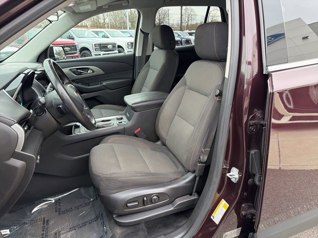 Used 2018 Chevrolet Traverse LT image 9