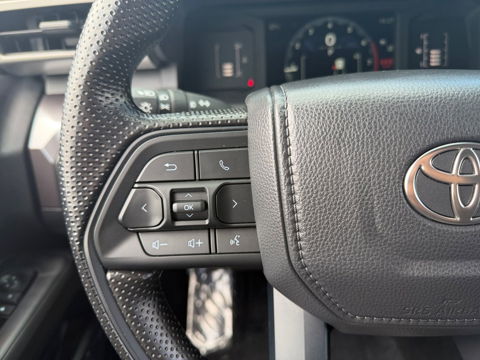 Certified 2026 Toyota Tacoma SR5 AWD/4WD image 20