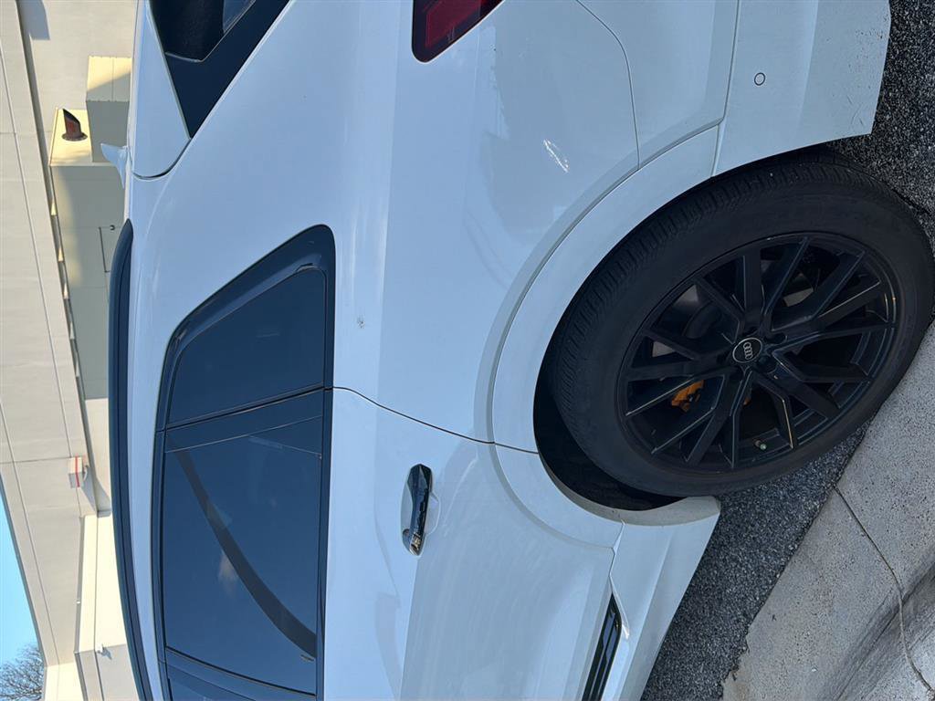 Used 2022 Audi e-tron Chronos image 39