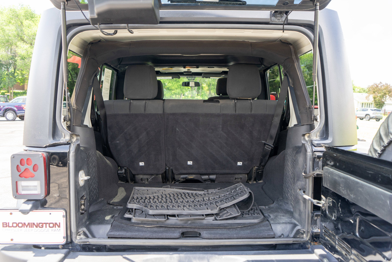 Used 2012 Jeep Wrangler Unlimited Sport AWD/4WD image 9