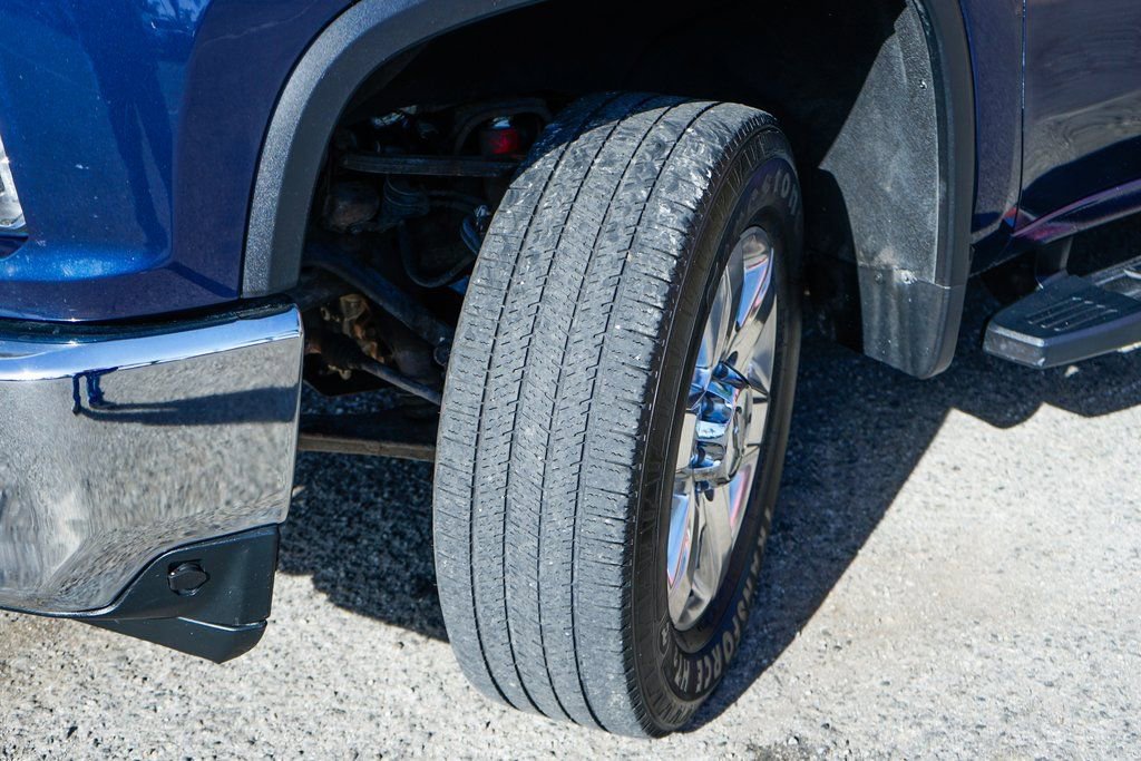 Used 2020 Chevrolet Silverado 2500 LTZ image 38