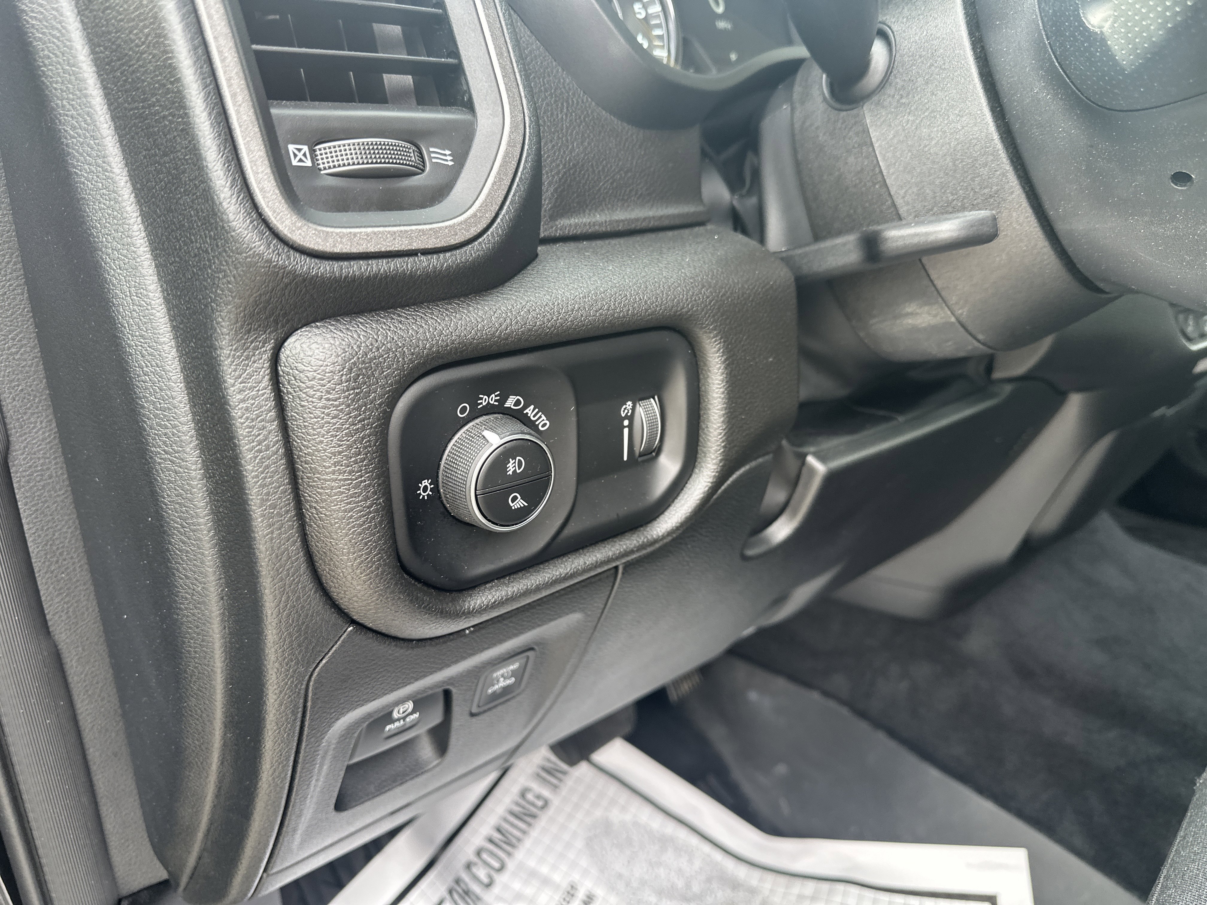 Used 2025 RAM 1500 Classic Warlock image 33