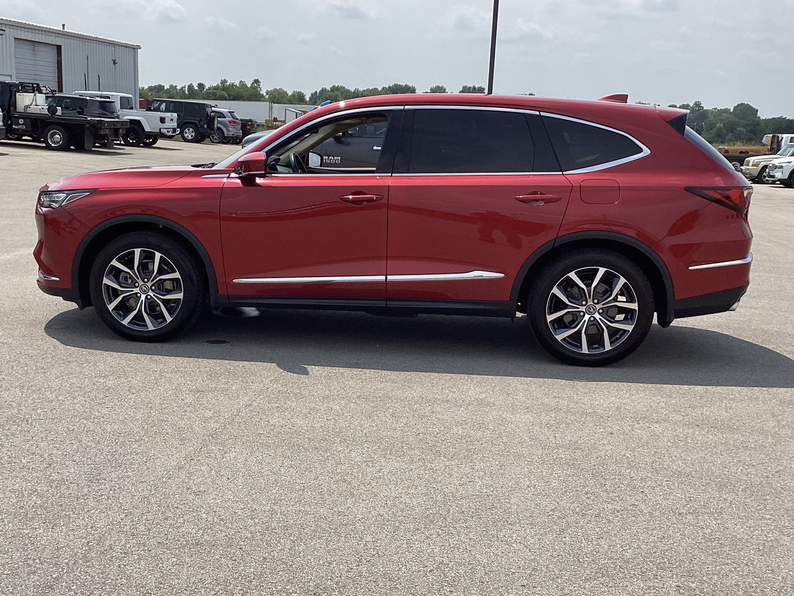 Used 2023 Acura MDX w/ Technology Package AWD/4WD image 7