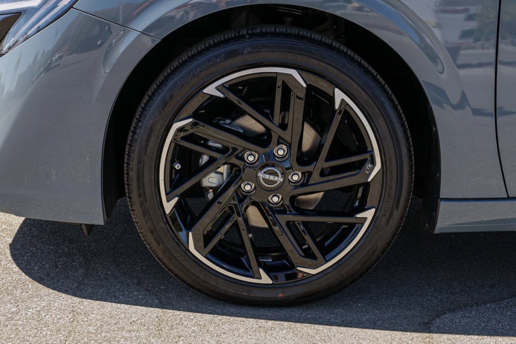 New 2027 Nissan Sentra SR FWD image 12