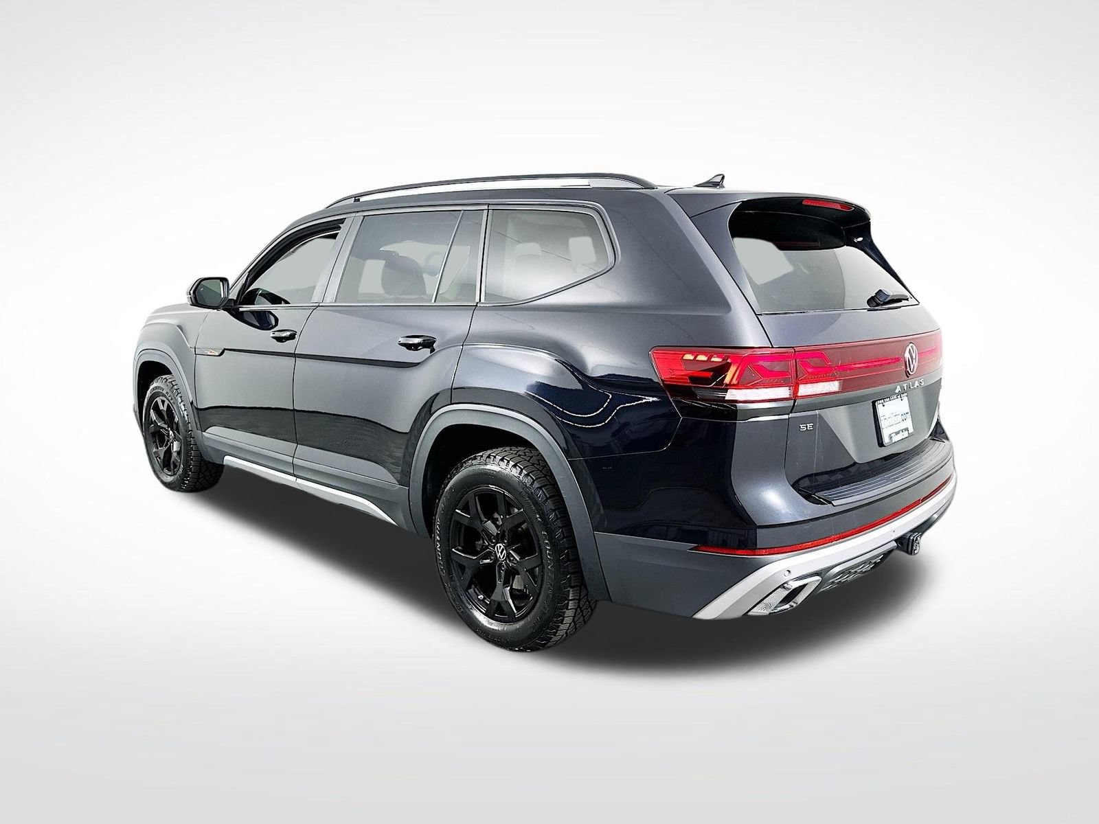 Used 2024 Volkswagen Atlas Peak Edition SE AWD/4WD image 6