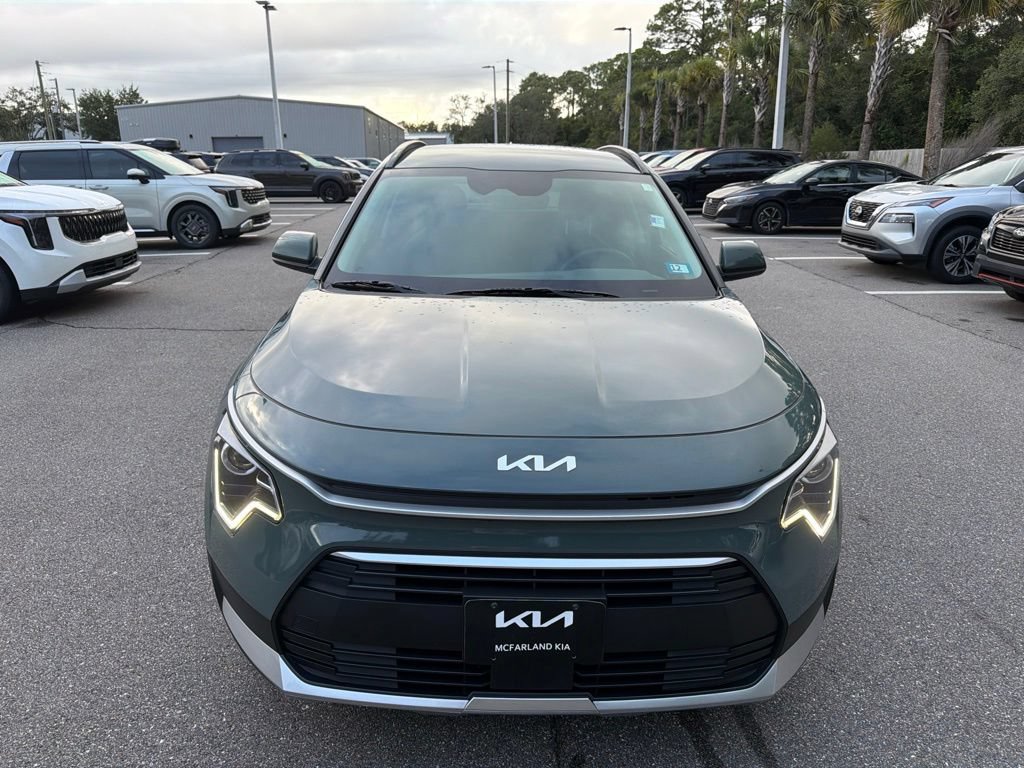 Certified 2025 Kia Niro EX FWD image 2